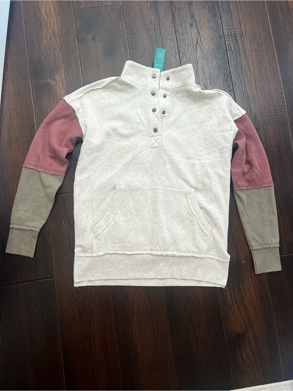 Button-Neck Pullover Sweatshirt in Cream with Olive & Burgundy Sleeves